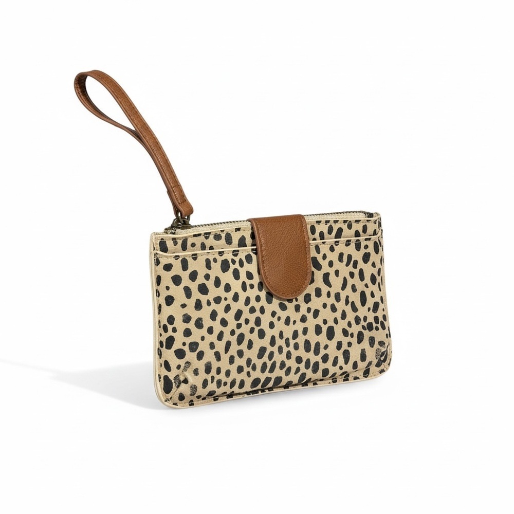 Universal thread Leopard Print Wristlet Clutch